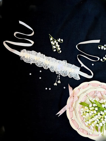 White Valley the Choker with of Pendant Lily Lace