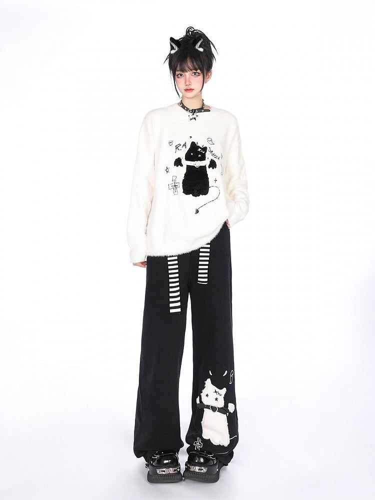 Regular/Thicken Black Wide-Leg Sweatpants with Fuzzy Embroidered Cat and Belted Collar Accent