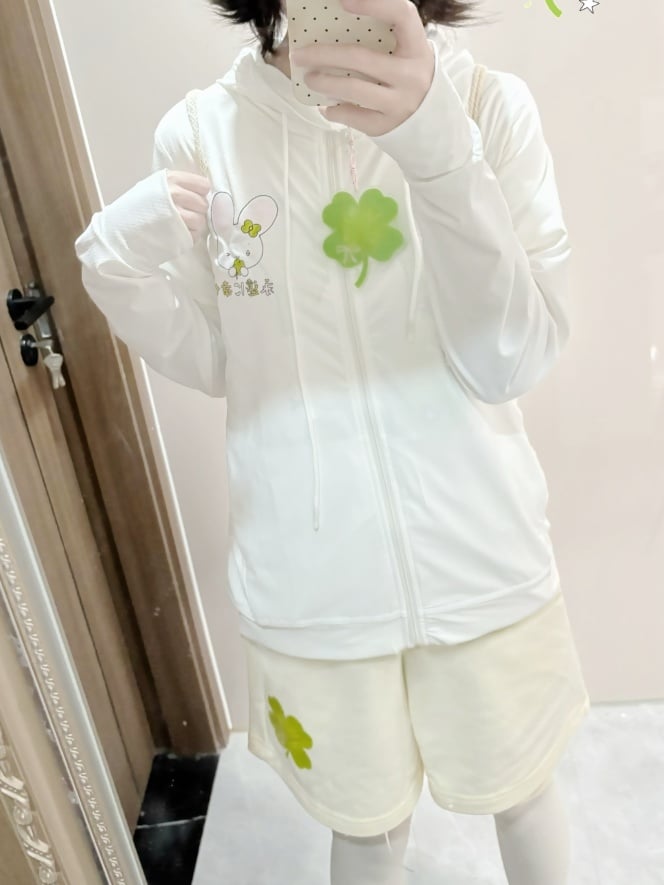 Shorts Lucky Four-Leaf Clover Print Beige Loose