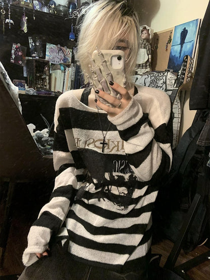 Subculture-style White with Patter Black Knit Sweater Crewneck Striped