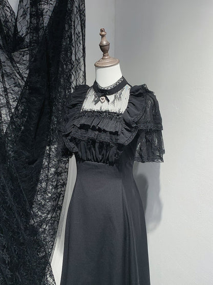 Schwarz/Weiße Spitze im hohen Ausschnitt mit Rüschen an der Taille, Kleidbesatz, Jirai Kei Illusion mit