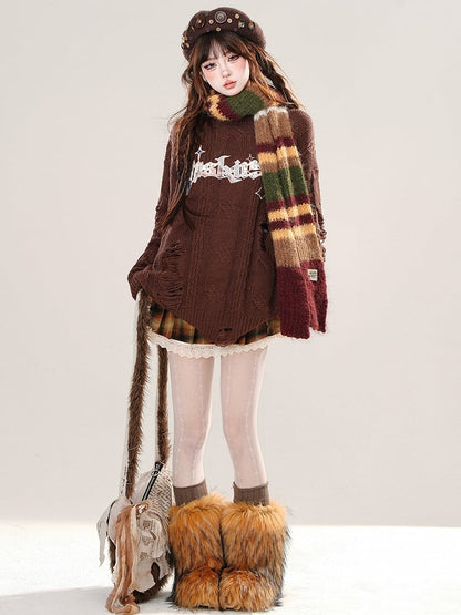 ブラウン/ブラック文字のダメージ加工ホールズルーズセーター