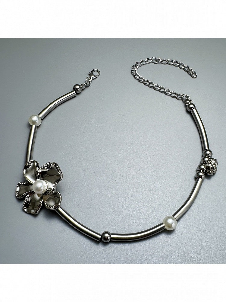Silver Flower Choker with Pearl Decoration - YSHXS