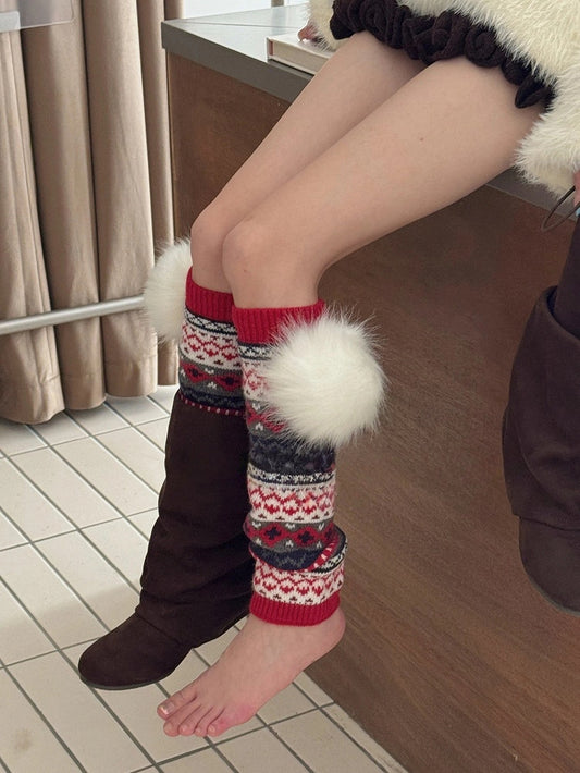 Foire aux Jambes Fluffy Isle avec Guêtres Tricotées à Pompons