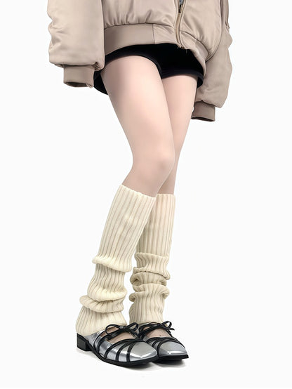 ダークグレー/オフホワイト/ダークグリーンのニットレッグウォーマー