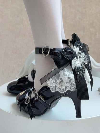 Stil in eleganten Akzenten Heels Lolita mit - schwarzer Schleife