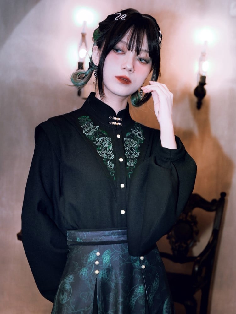 Sleeve with Bishop Blouse Snake Triangular Embroidery Gothic Black Insets Green Cheongsam