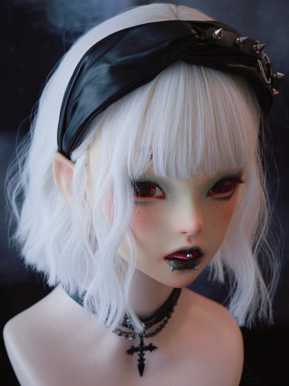 Heart Gothic Criss-cross KC Decorated Black Studs Design