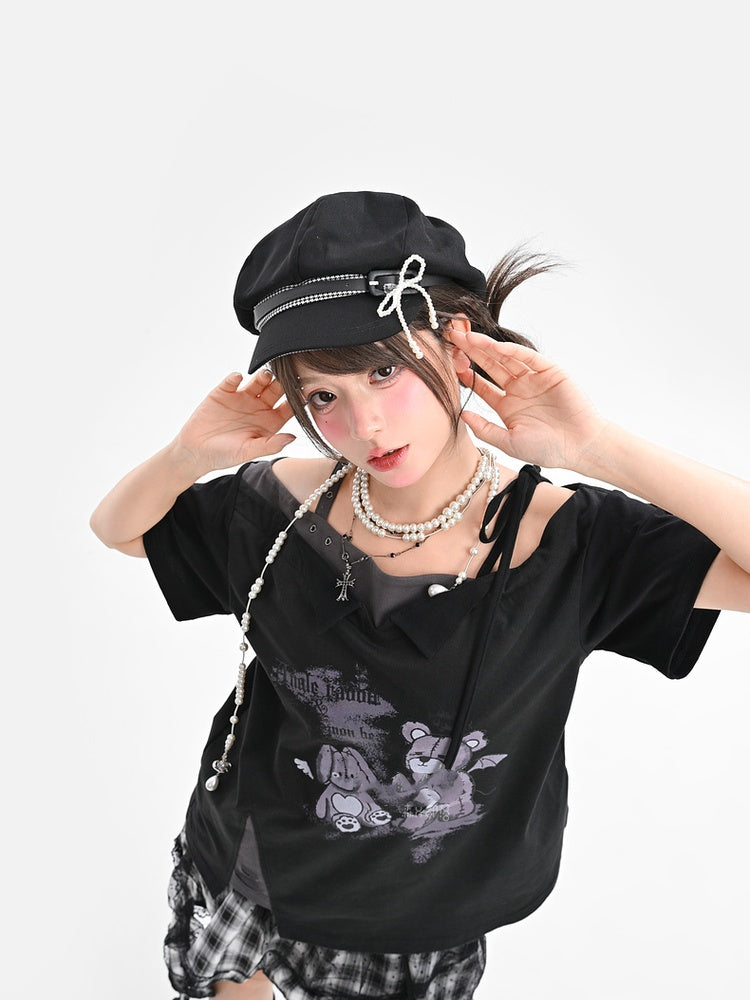 ブラック オフショルダー ネックライン テディベア プリント Tシャツ