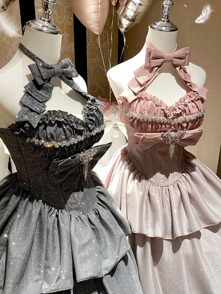 Schimmerndes, rosafarbenes Neckholder-Top mit herzförmigem Ausschnitt und langem Rock zum Geburtstag und Ballkleid