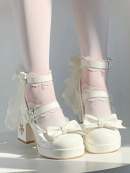 PU - Talons hauts Sakura à découpes, Mary Janes blanches