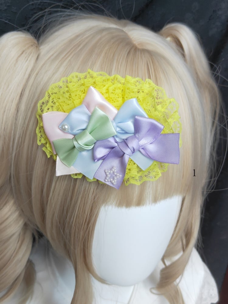Bunte Haarspange mit Schleifendetail