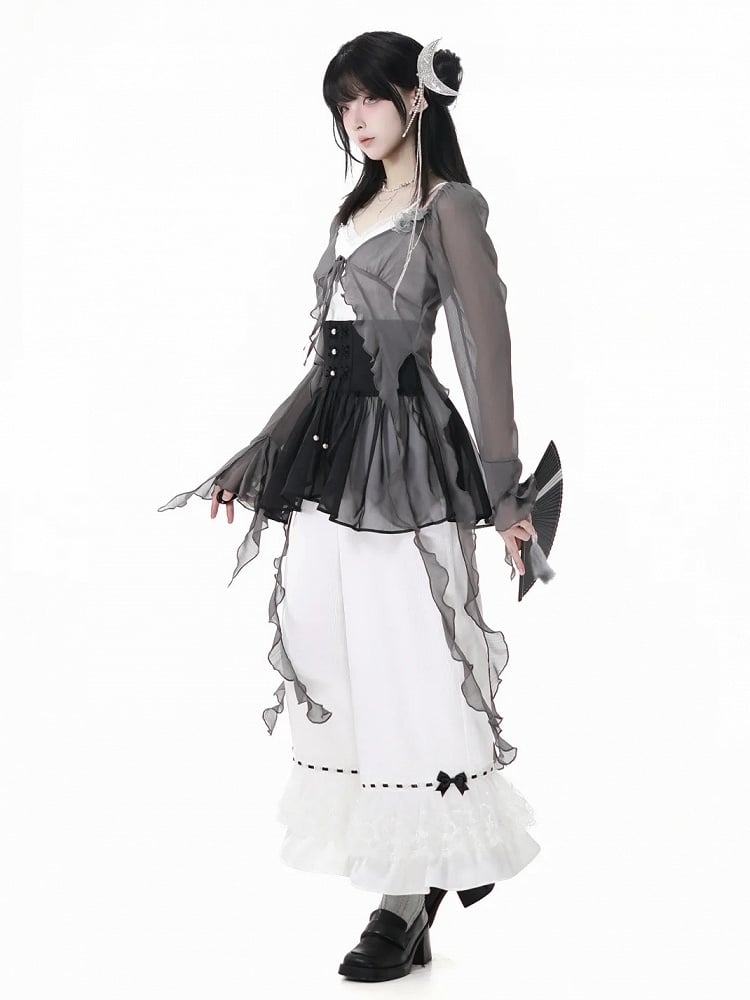 カスケードフリルアクセントのチャイナドレス、花柄ブローチ付きシフォントップス、グレー