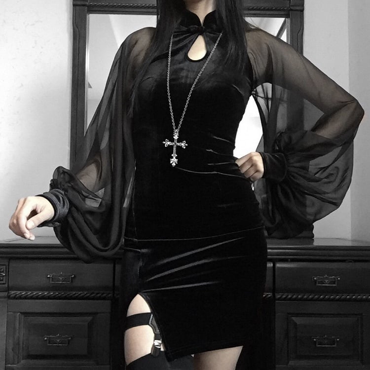 Schwarzes Baggy-Chiffon-Ballon-Cheongsam-Samtkleid mit Schlitz und seitlichen Ärmeln