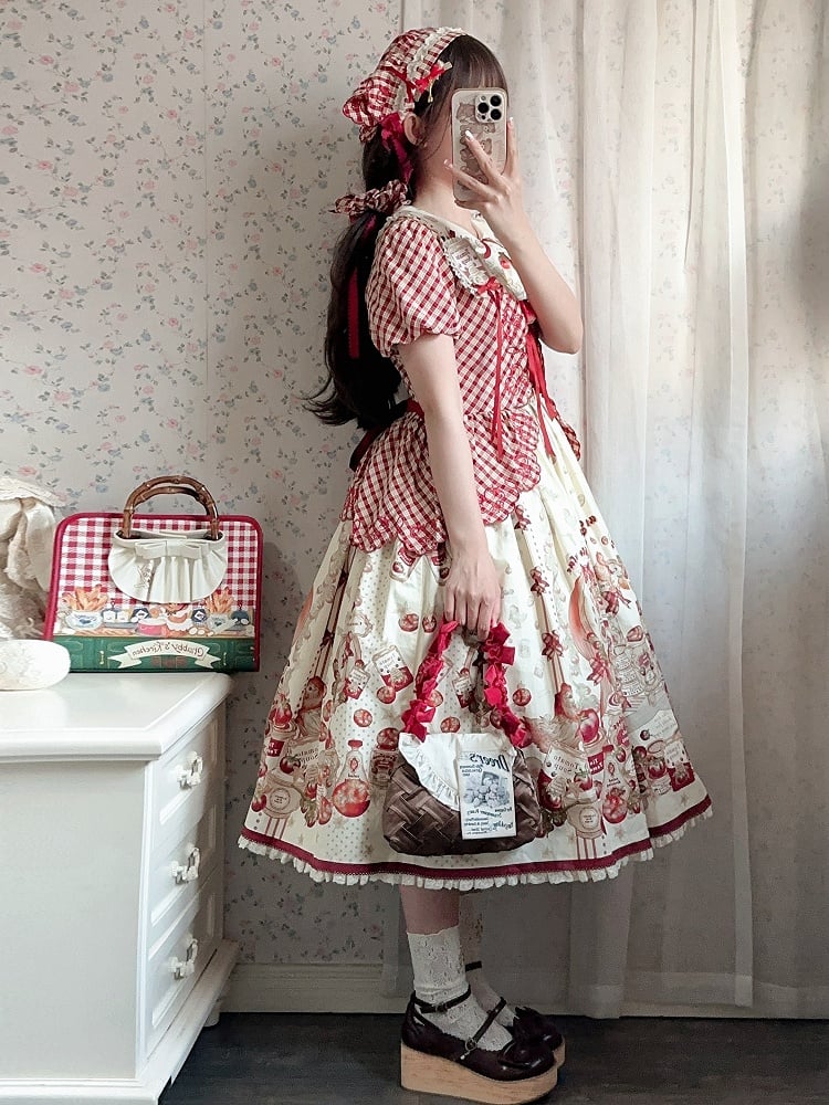 Rotes Country Lolita-Kurzkleid mit karierten Ärmeln und Muster und Aufdruck „Dosentomatoes“