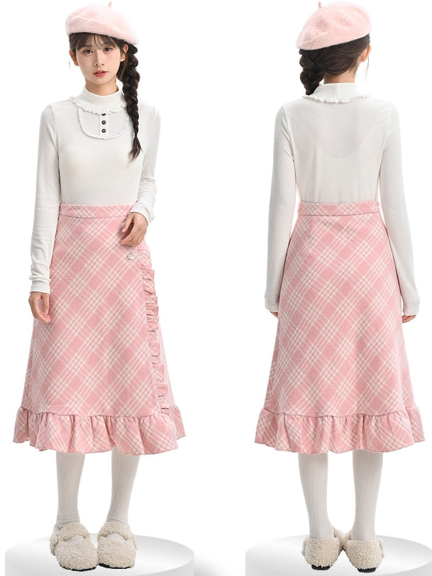 Weißes, hochgeschlossenes, langärmliges Top mit Spitzenbesatz