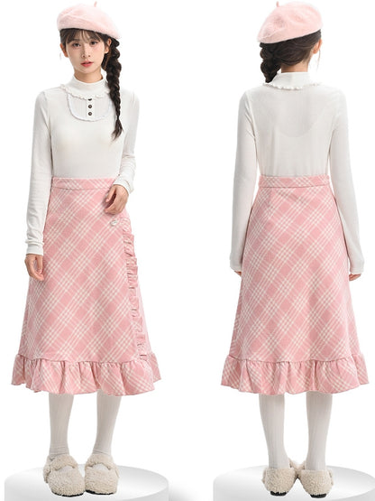 Weißes, hochgeschlossenes, langärmliges Top mit Spitzenbesatz