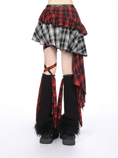 Asymmetrischer rot-weiß karierter Stufenrock mit kaskadierendem Spitzenrüschenbesatz