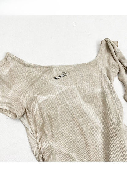 ネックラインベージュグラマラスTシャツアシンメトリー