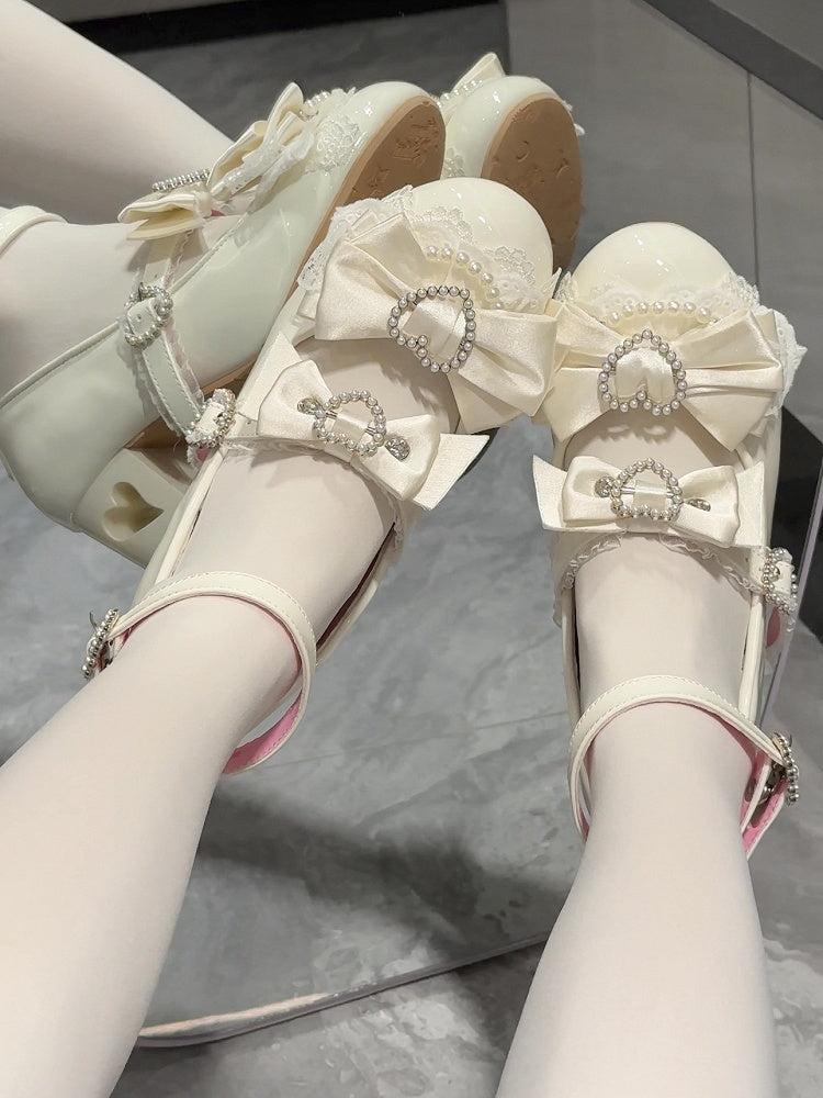 Heels Janes Herz Weiß Ausschnitt an der Spitze Schleife Mary