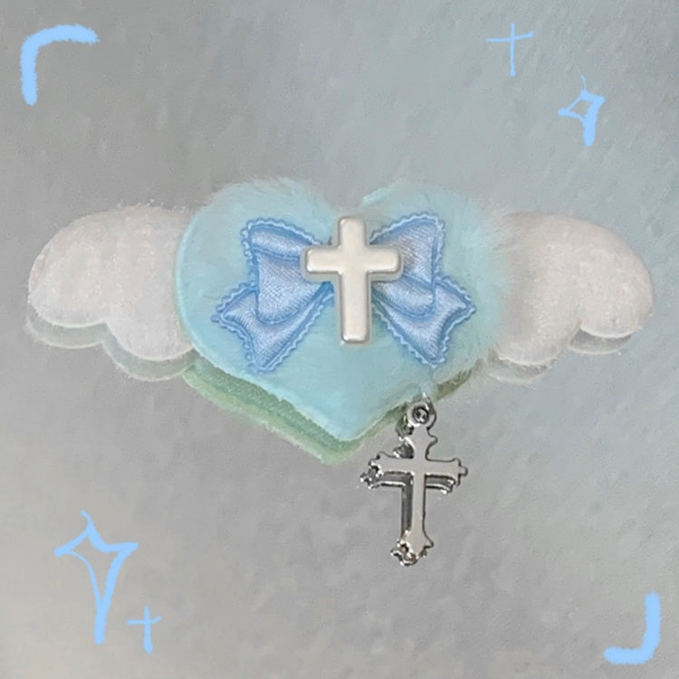 Blau-rosa Haarspange in Herzform aus Plüsch mit Kreuz und Schleife