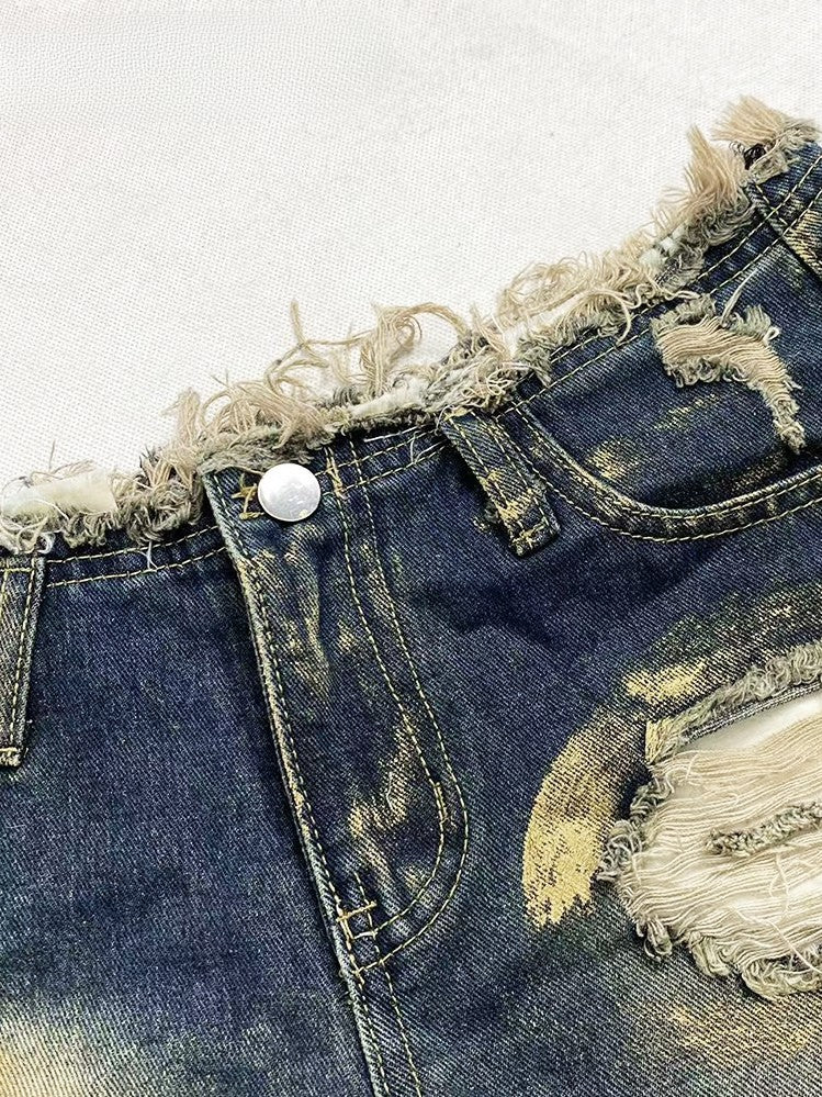 ショーツ 切りっぱなしの袖口 ダメージ加工のディテール 魅力的なY2K ほつれブルー