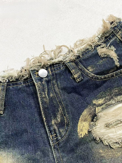 ショーツ 切りっぱなしの袖口 ダメージ加工のディテール 魅力的なY2K ほつれブルー