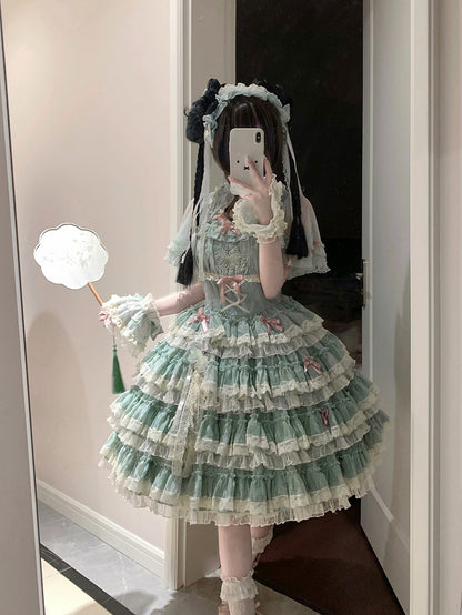 Goldfisch Sweet Lolita Details Stickerei Spitze Stufen und grüne Rüschen mit Kleid