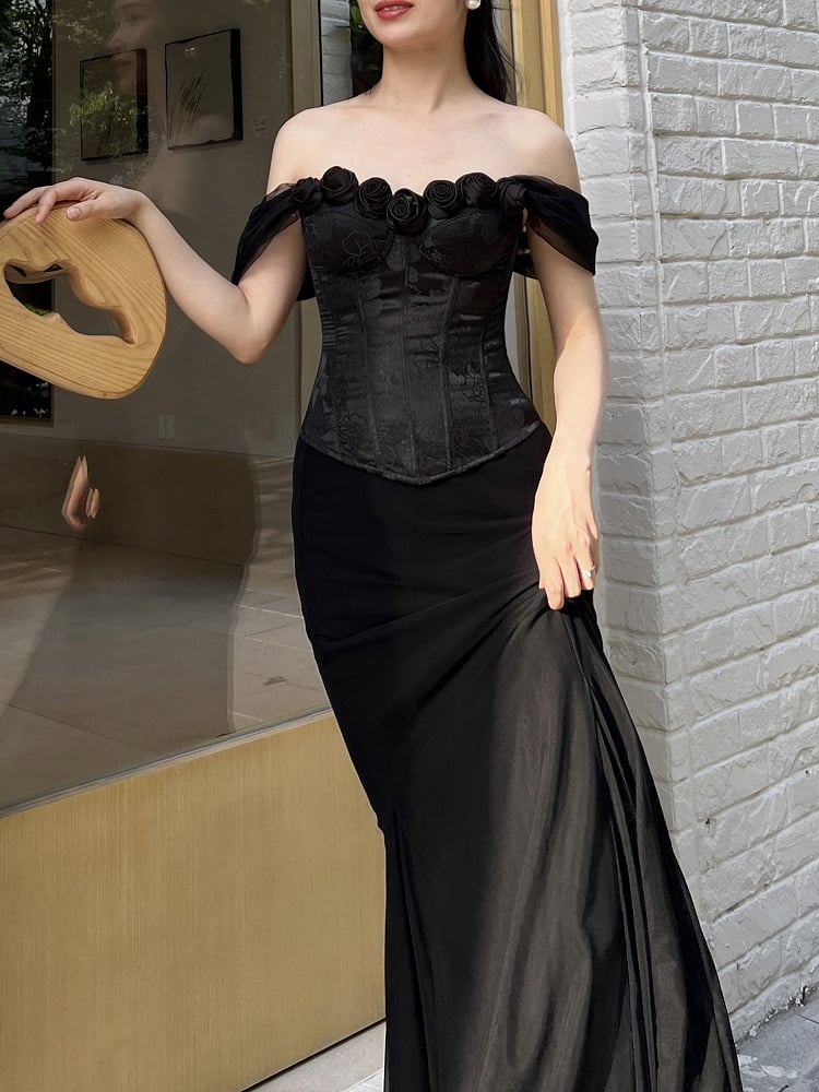 ブラックローズ装飾のオフショルダーネックラインボーンコルセットトップ