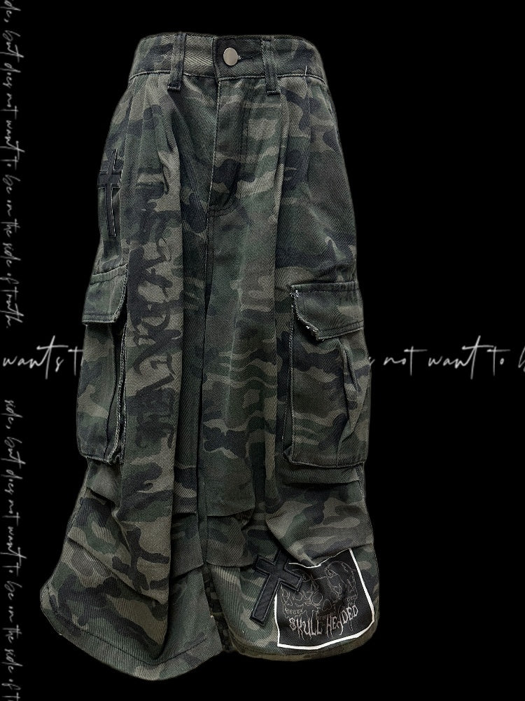 Camourflage Cross and Skeleton Appliques Cargo Shorts Pockets