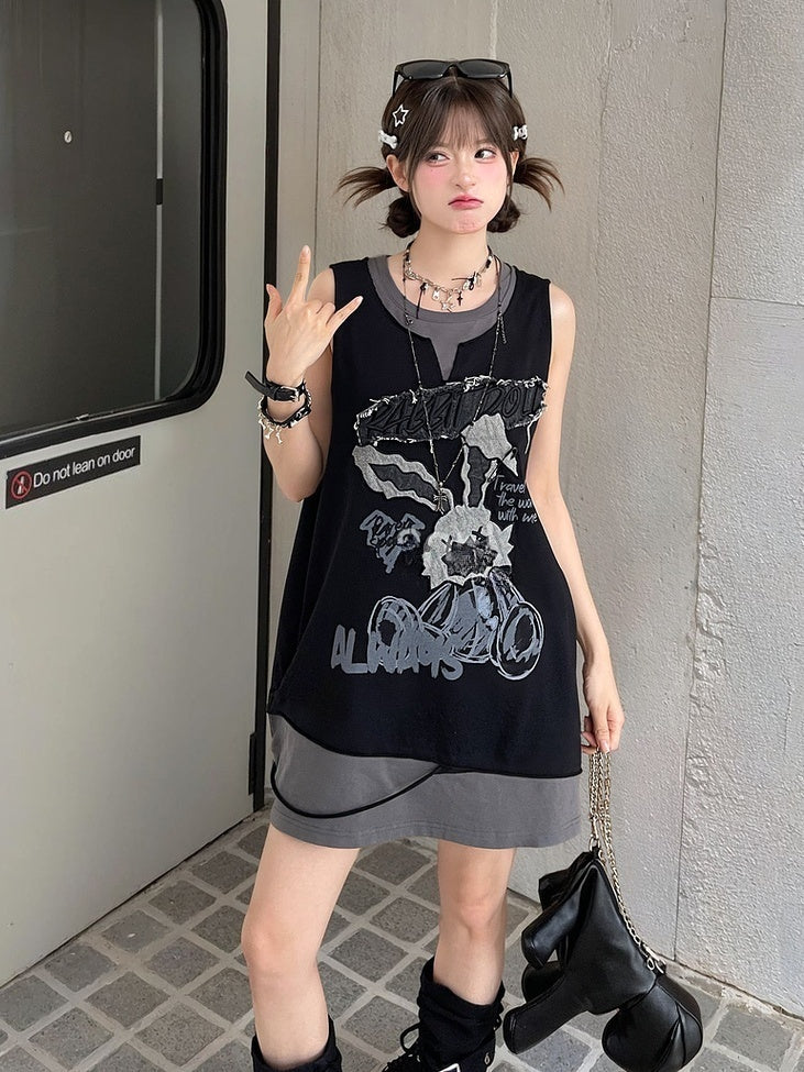 ほろ苦いグレーのトップス、ブラックのアップリケタンクトップ、フェイクレターのウサギ柄のツーピース