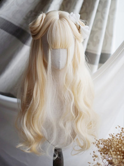 Hellblonde lange gewellte Perücke mit vollem Pony