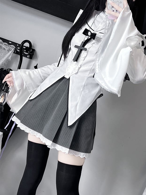 Gothic-Hemd mit weißem Matrosenkragen + grauer Rock mit Spitzenbesatz und einem Jirai-Kei-Set mit schwarzer Schleife