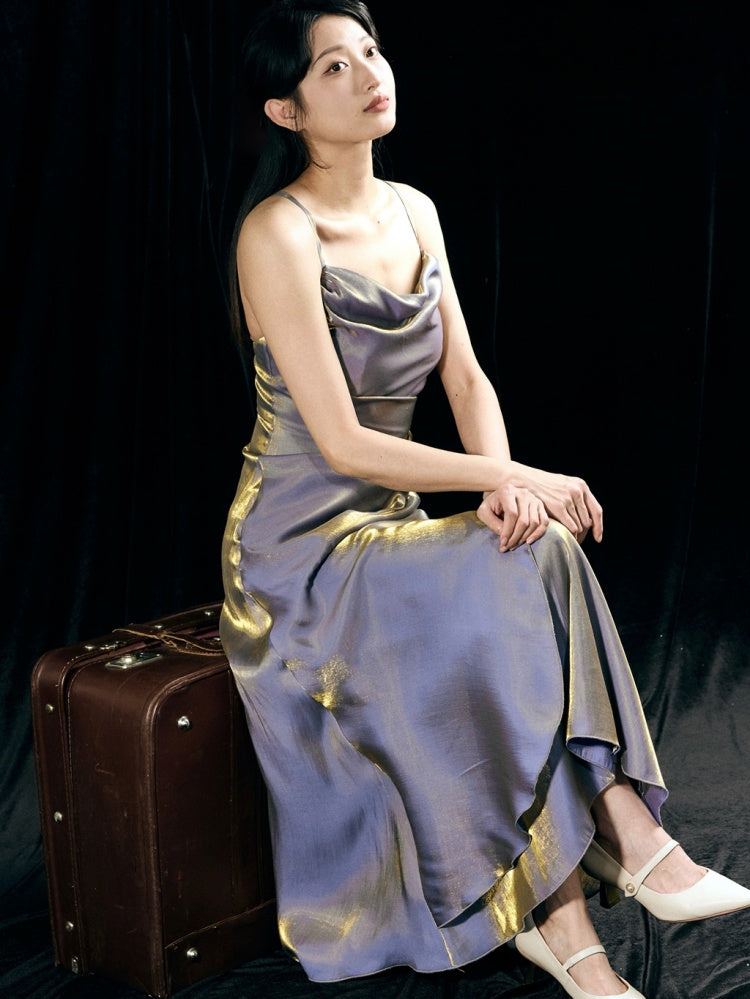 Lila Camisole-Kleid mit asymmetrischem Volantsaum