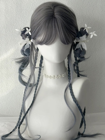 Staubig-lila, hüftlange, gewellte Kunsthaarperücke mit Pony