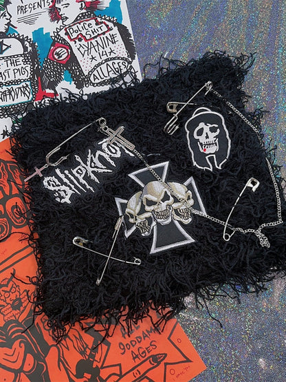 Punk-Strickmütze mit Skelett-Stickerei