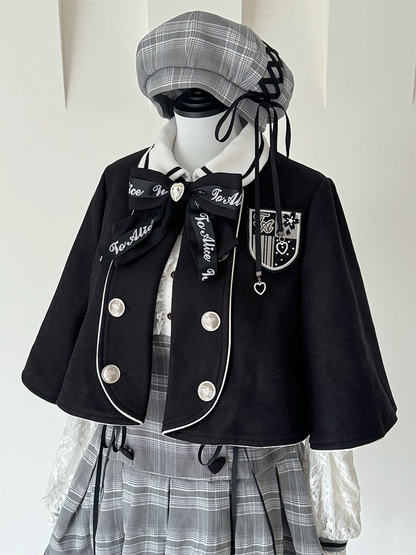 ブラックの取り外し可能な蝶結びバッジアップリケケープ