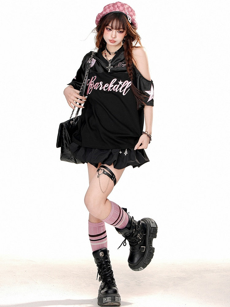 Sportliches T-Shirt mit V-Ausschnitt und Buchstaben in Weiß/Schwarz