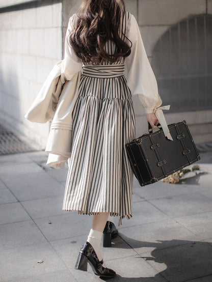 Saum Preppy Elegant in mit Gürtel Bowknot Weiß Schwarz Taille Details Kleid an und Streifen