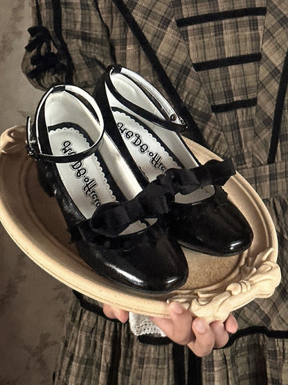 Low-heel Classic Mary Janes in PU with Floral Detailing, Bow Accent & Heart Closure