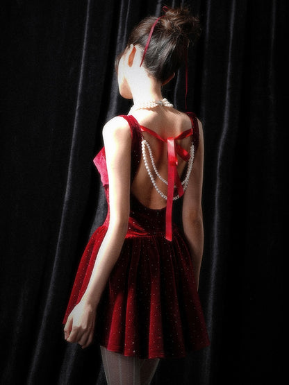 Strassverzierungen Weihnachten Weinrot Rückenfreies Kleid Perlendetails