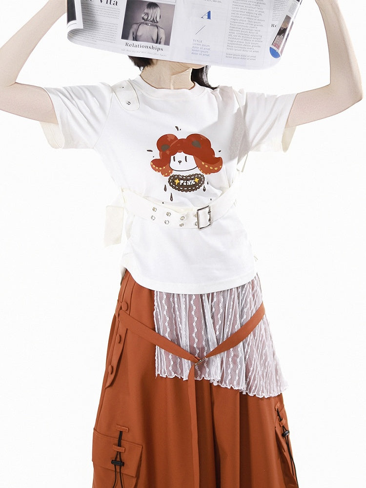 取り外し可能なバックルストラップ付きホワイトカートゥーンプリントTシャツ