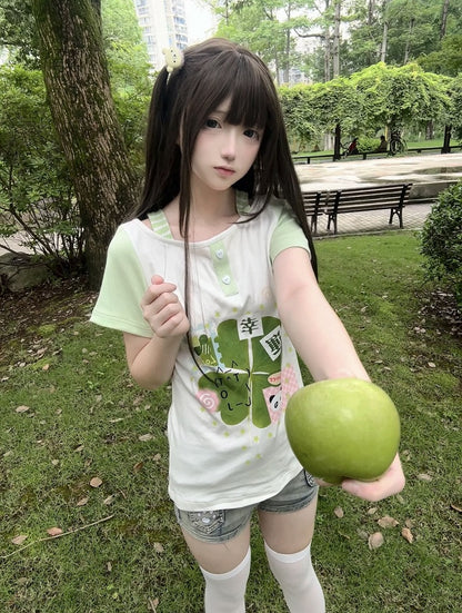 Print with Clover Wide White Sweet Colorblock Green T-shirt and Lucky Neckline