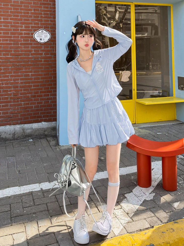 ライトブルーの伸縮性ウエストのスイートバブルスカート