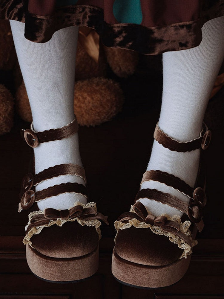 バックル、ダークプラットフォーム、トリムレース、蝶結びストラップ、トップにブラウンのベルベット