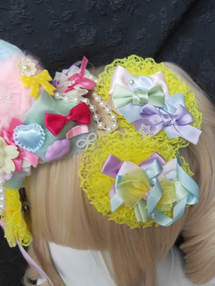 Bunte Haarspange mit Schleifendetail