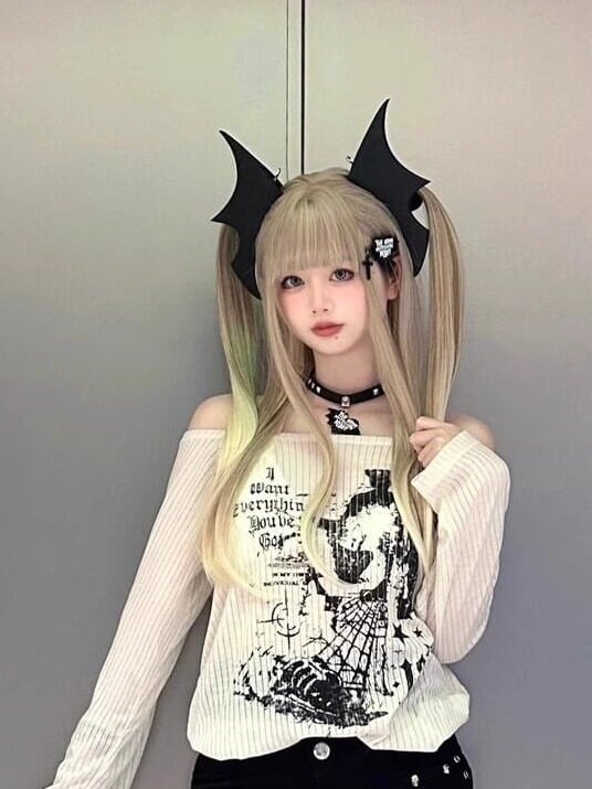 Black Gothic Hairclip with Demon Wing Design - WhaleHall