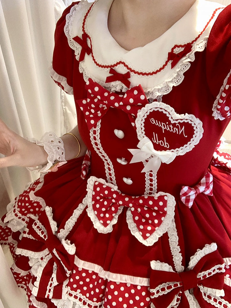赤い耳の襟、甘いロリータドレス、ドット柄のバニー、水玉模様のアクセント、リボンバック