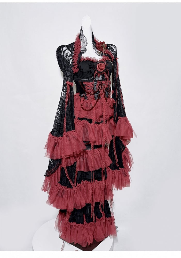 Schwarz-rotes Gothic-Set – Cami-Top + Spitzen-Bolero mit Glockenärmeln + Stufenrock mit Perlenkette und Schnürdetail