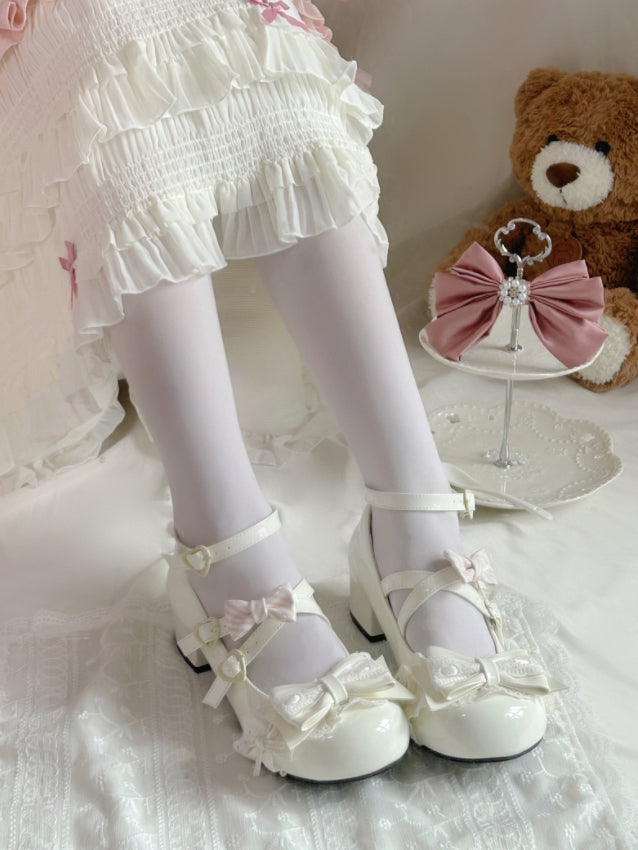 Mary Janes with Off-white Details in Lace Mid-heel PU